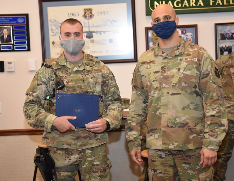 914 SFS Airmen receive Diamond Sharp Award
