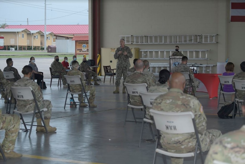 SOUTHCOM commander visits Soto Cano AB