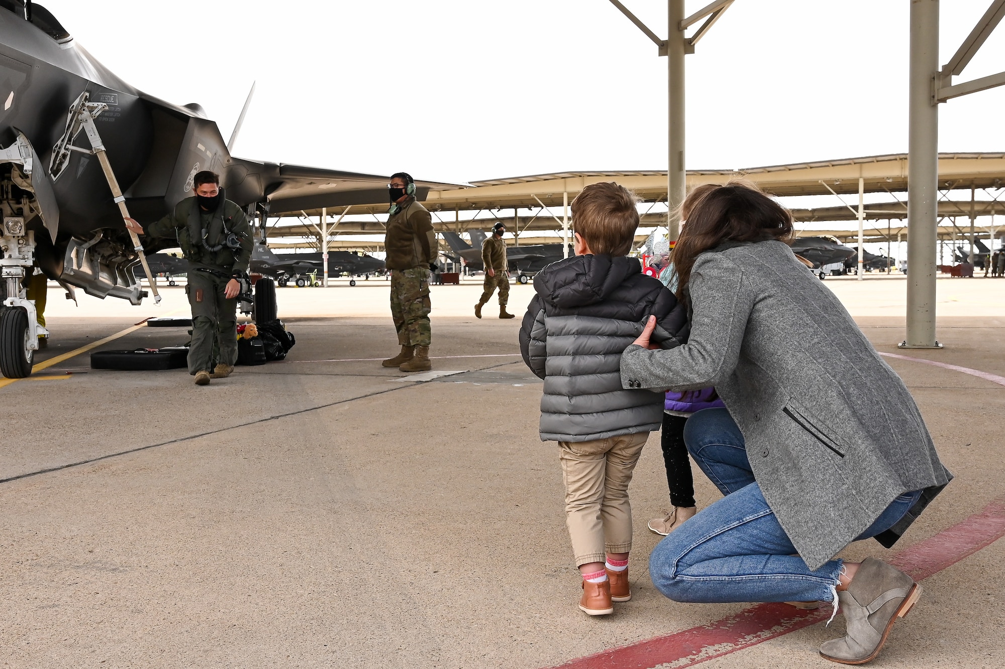 A photo of the 421st Fighter Squadron returning to Hill AFB following a deployment.