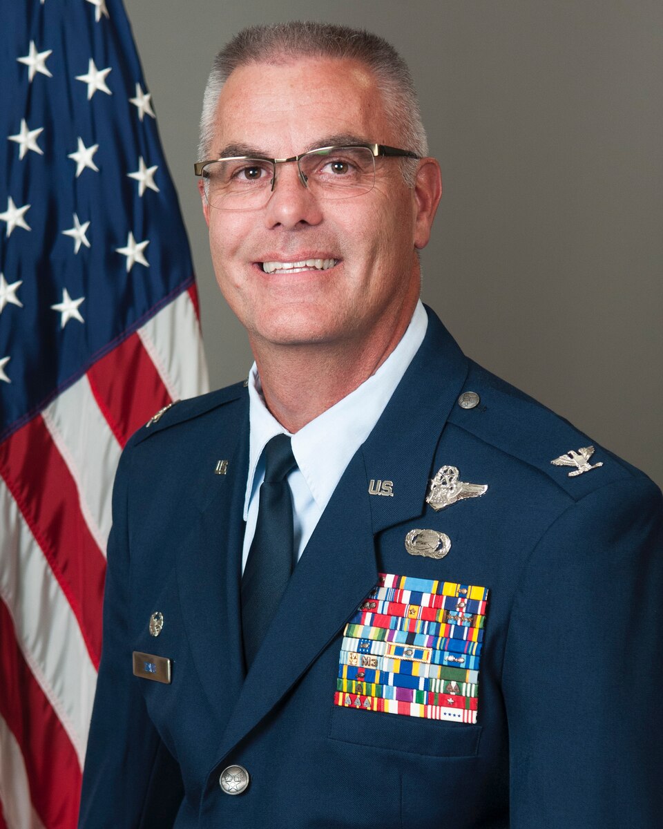 Official bio photo of Col. Kurt Davis