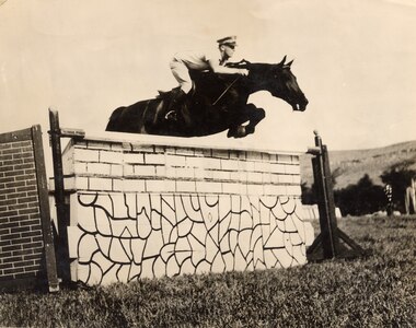 Col. John Russell rode on the last U.S. Army team at the 1948 Olympic Games, won Olympic team bronze in 1952, and competed throughout Europe aboard horses such as the Texas-bred Rattler.