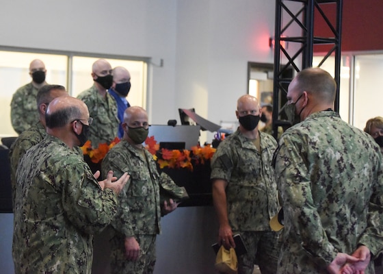 Chief of Naval Operations (CNO) Adm. Mike Gilday talks to Sailors from Naval Network Warfare Command (NNWC) and Navy Cyber Defense Operations Command (NCDOC) while touring the watch floor. (U.S. Navy photo by Robert Fluegel/RELEASED)