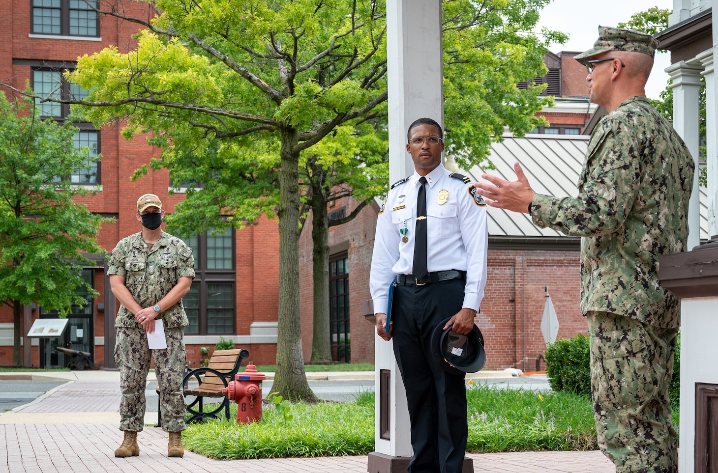 Federal Police Officer Recognized for Saving Life at Washington Navy