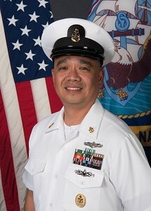 Official portrait Senior Chief Vincent J. Magdaluyo, senior enlisted leader, Naval Computer and Telecommunications Station Guam (NCTS Guam).