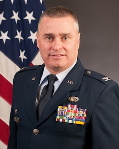 Official photo of Col. Timothy Gordon