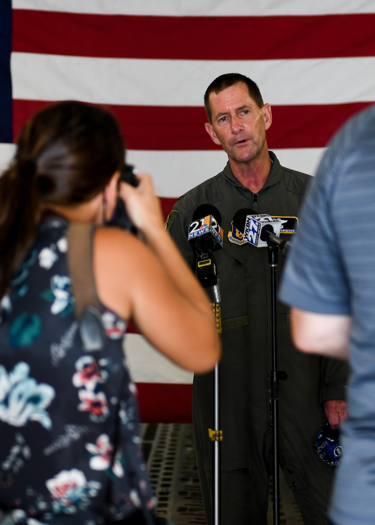 Reporters from WFMJ, WKBN, Tribune, Vindicator and Pittsburgh Post Gazette interview Col. John Robinson, the commander of the 911th Airlift Wing, aboard a C-17 Globemaster III parked on Youngstown Air Reserve Station’s flightline, Sept. 2, 2020. The media event was held to help spread awareness of Pittsburgh Air Reserve Station’s C-17s utilizing Mahoning Valley airspace and Youngstown-Warren Regional Airport’s runways for flight training.