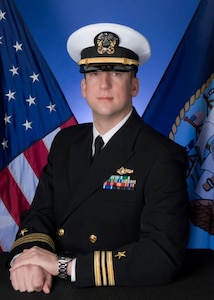 Official portrait Lt. Cmdr. Richard Burton, officer in charge, Naval Computer and Telecommunications Station (NCTS) Diego Garcia.