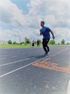 Joshua Pym gives it all he’s got in the shuttle run portion of the CFA.
Official U.S. Army photo by Capt. Rachel