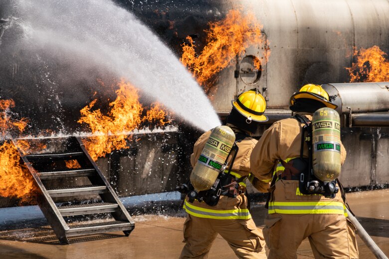 Firefighters Conduct Live Fire Exercise On Mobile Aircraft Trainer 139th Airlift Wing Article Display