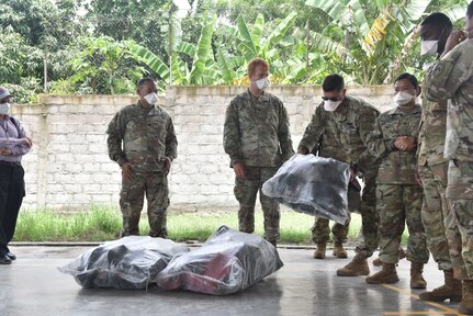U.S. service members assigned to Joint Task Force-Bravo deliver charitable donations to the Horizontes al Futuro Orphanage in Comayagua, Honduras, Sept. 5, 2020. The donations given included food, clothing, and shoes for the children of the orphanage and the service members observed strict COVID-19 protocols while conducting the donation. Visits like these represent the long-lasting ties JTF-Bravo has established with the community and reinforce our partnership.