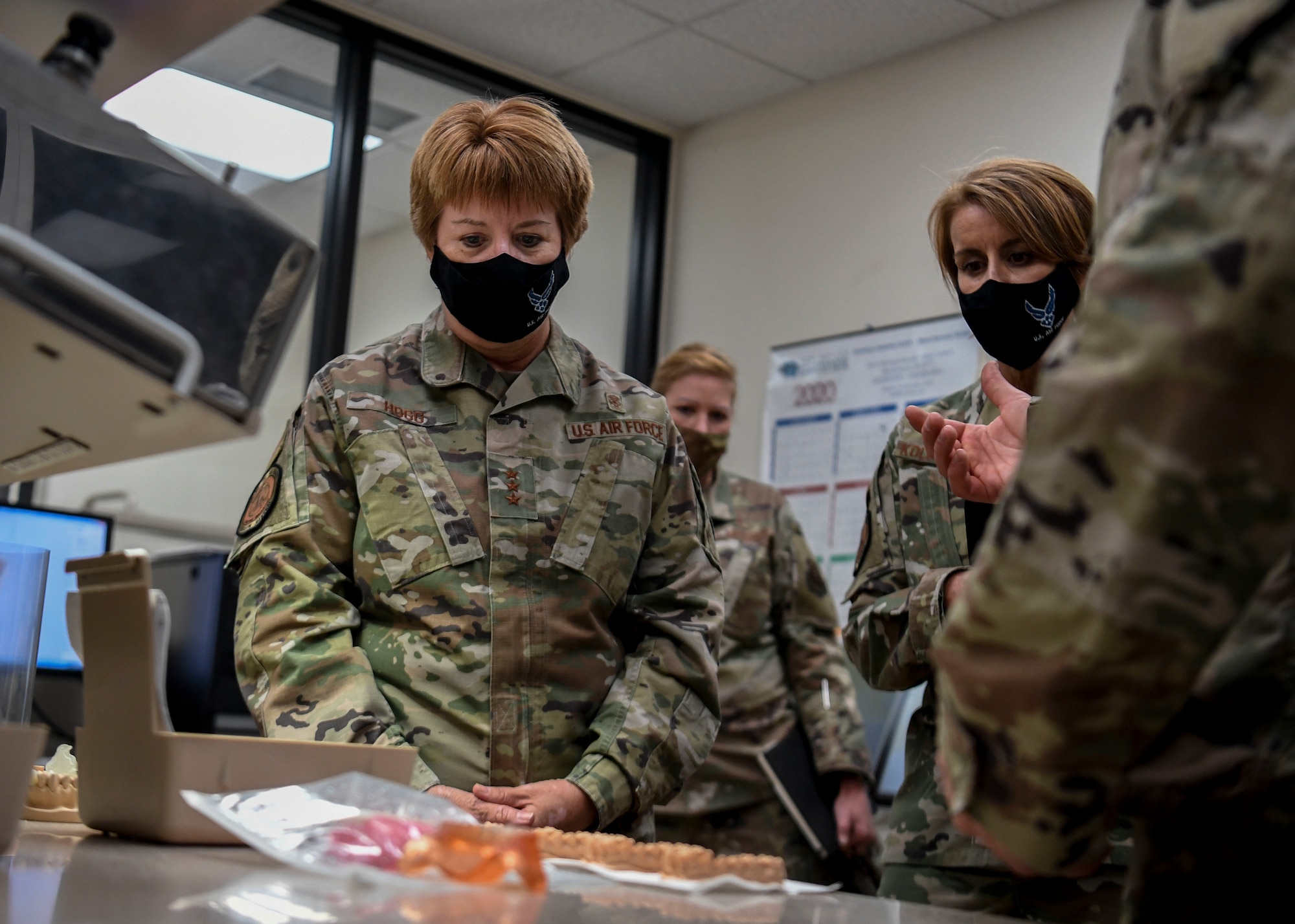 Lt. Gen. Dorothy A. Hogg, U.S. Air Force Surgeon General, visits the 377th Dental Squadron.
