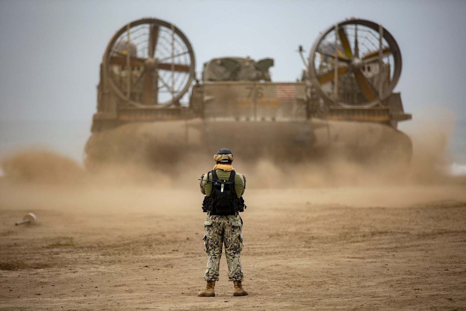 Sailor assigned to Assault Craft Unit 5 watches over departure of Landing Craft Air Cushion from Red Beach in preparation for San Francisco Fleet Week, featuring unique training and education program that brings together civilian and military forces, September 27, 2018 (U.S. Marine Corps/Jacob Farbo)