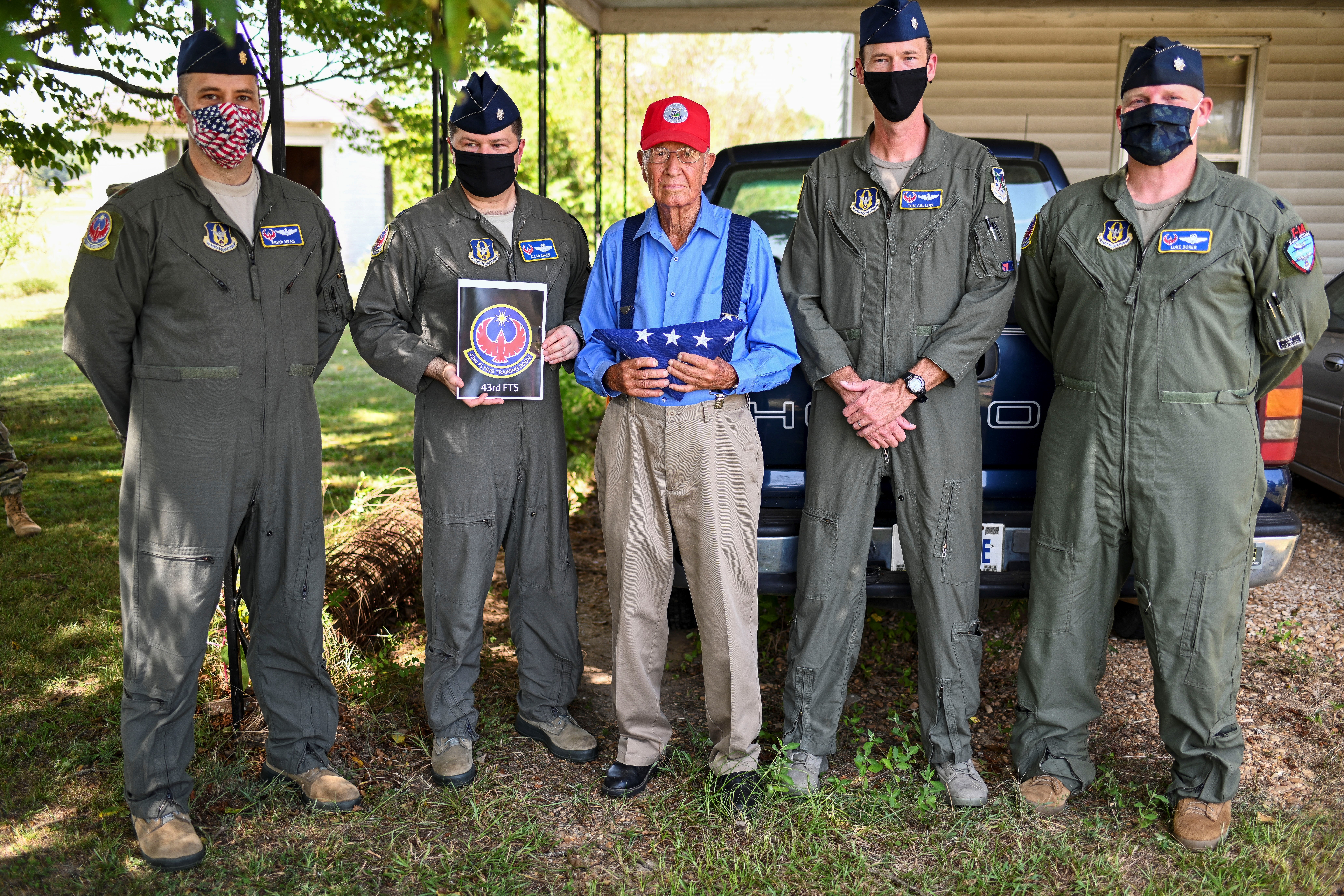 Band Of Brothers Member Turns 96 Cafb Helps Him Celebrate Columbus Air Force Base Article Display