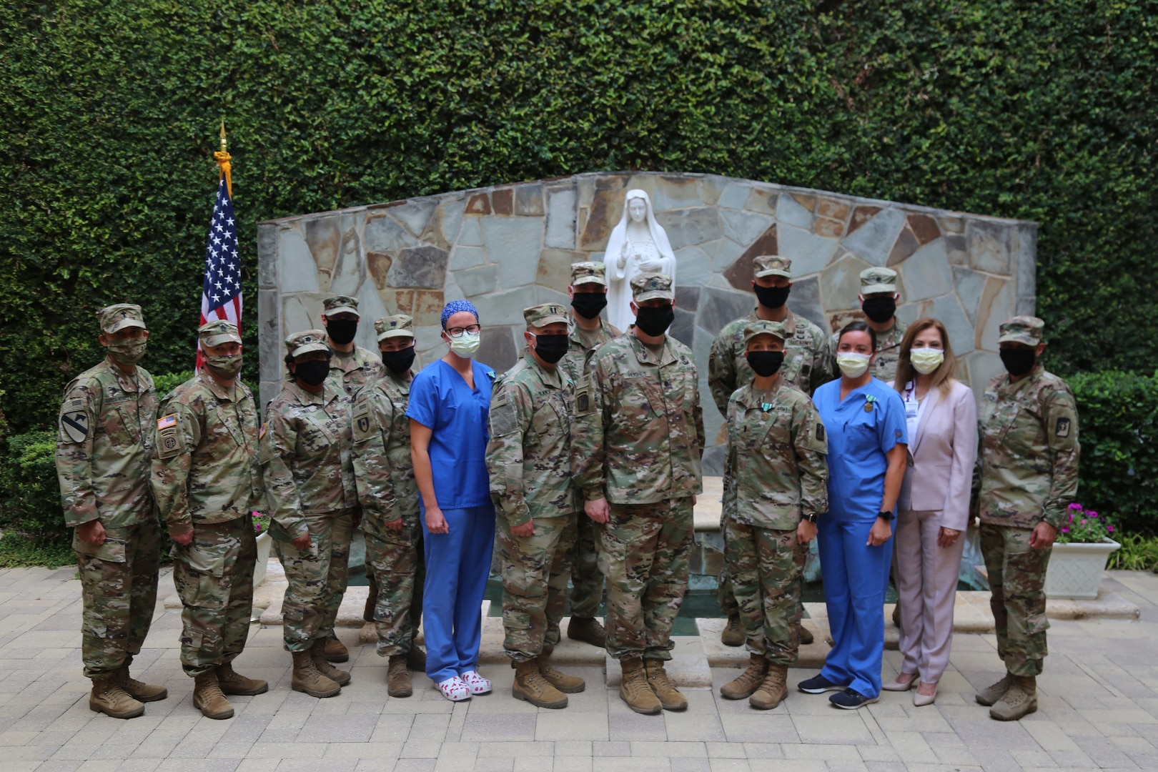 Group of Soldiers and medical personnel.