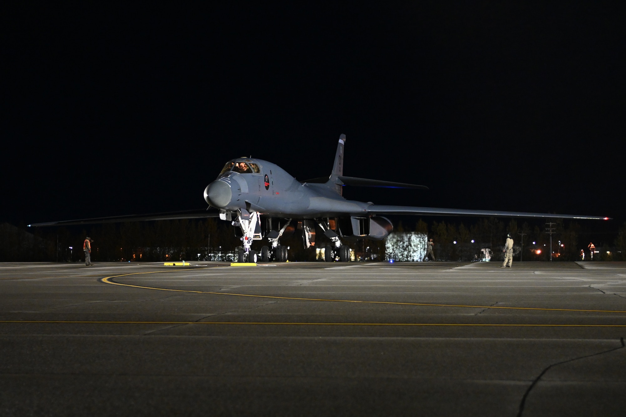 Photo of B-1 on flightline