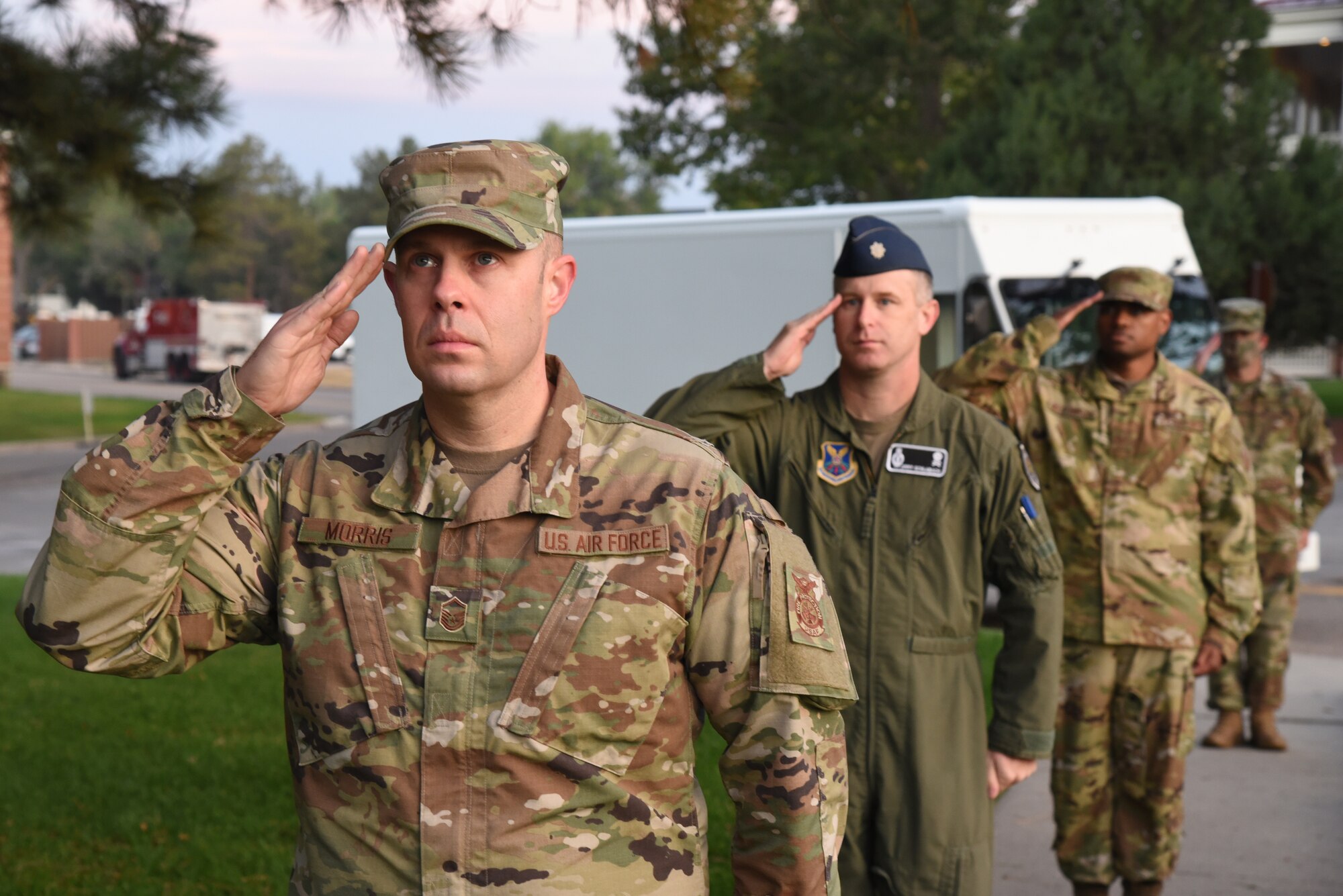 troops saluting