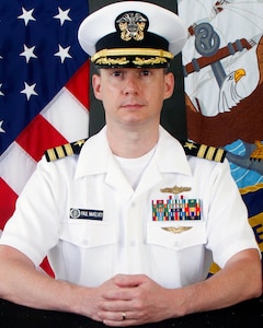 Official portrait of Cmdr. Paul McKelvey, the executive officer of Navy Information Operations Command (NIOC) Hawaii.