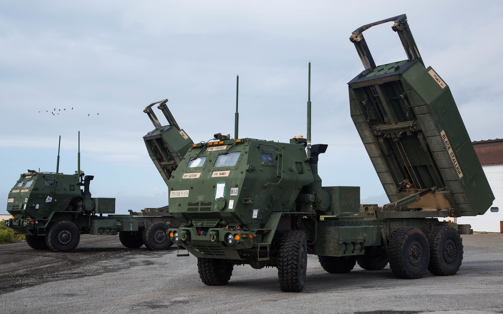 US Military News • U.S. Marines High Mobility Artillery Rocket System (HIMARS) – Northern Edge 2021