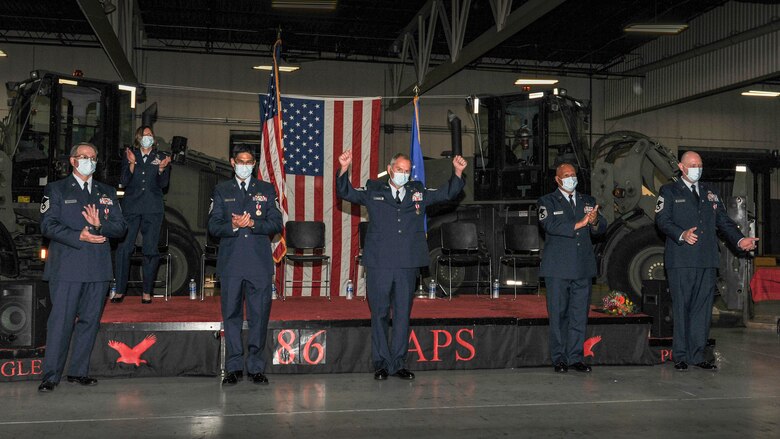 86th APS retires five Reserve Citizen Airmen in a group retirement ceremony