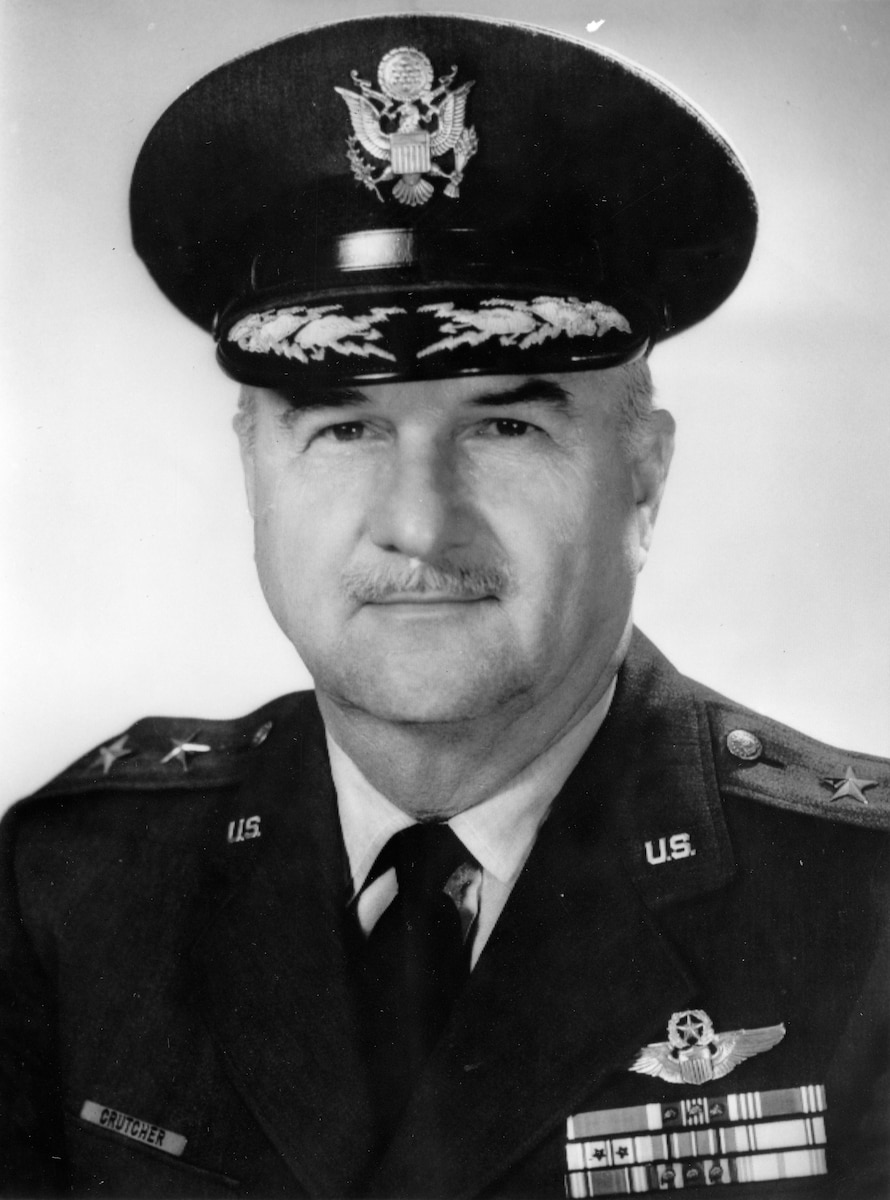 This is the official photo of Maj. Gen. Harry Crutcher, Jr.