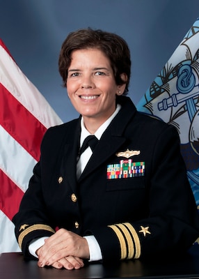 Cmdr. Suzanne T. Hubner Official Portrait