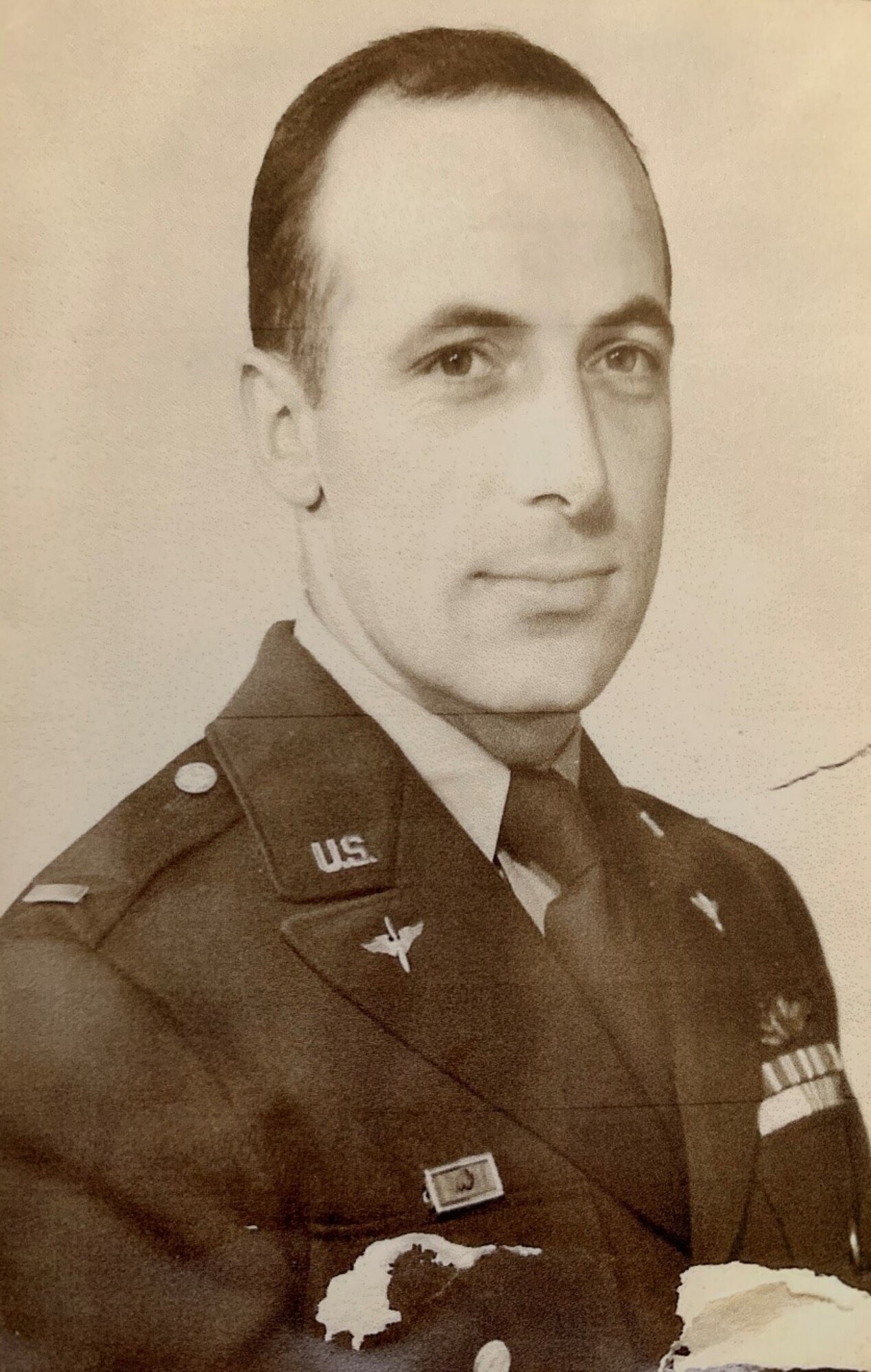 Portrait photo of Lieutenant Charles Dever