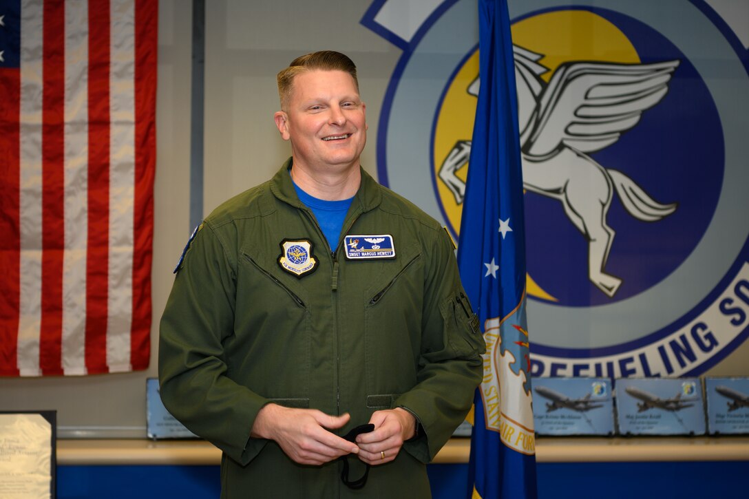 U.S. Air Force Senior Master Sgt. Marcus Hewett, 6th Air Refueling Squadron superintendent, is the 2019 recipient of the Staff Sgt. Henry E. “Red” Erwin Outstanding Career Enlisted Aviator of the Year Award Sept. 18, 2020, at Travis Air Force Base, California. The award recognizes airmen with outstanding accomplishments in the aircrew operations career fields with significant results, major mission impact, demonstration of outstanding leadership and professional qualities, and superior contributions to the roles and missions of the USAF. (U.S. Air Force photo by Chustine Minoda)