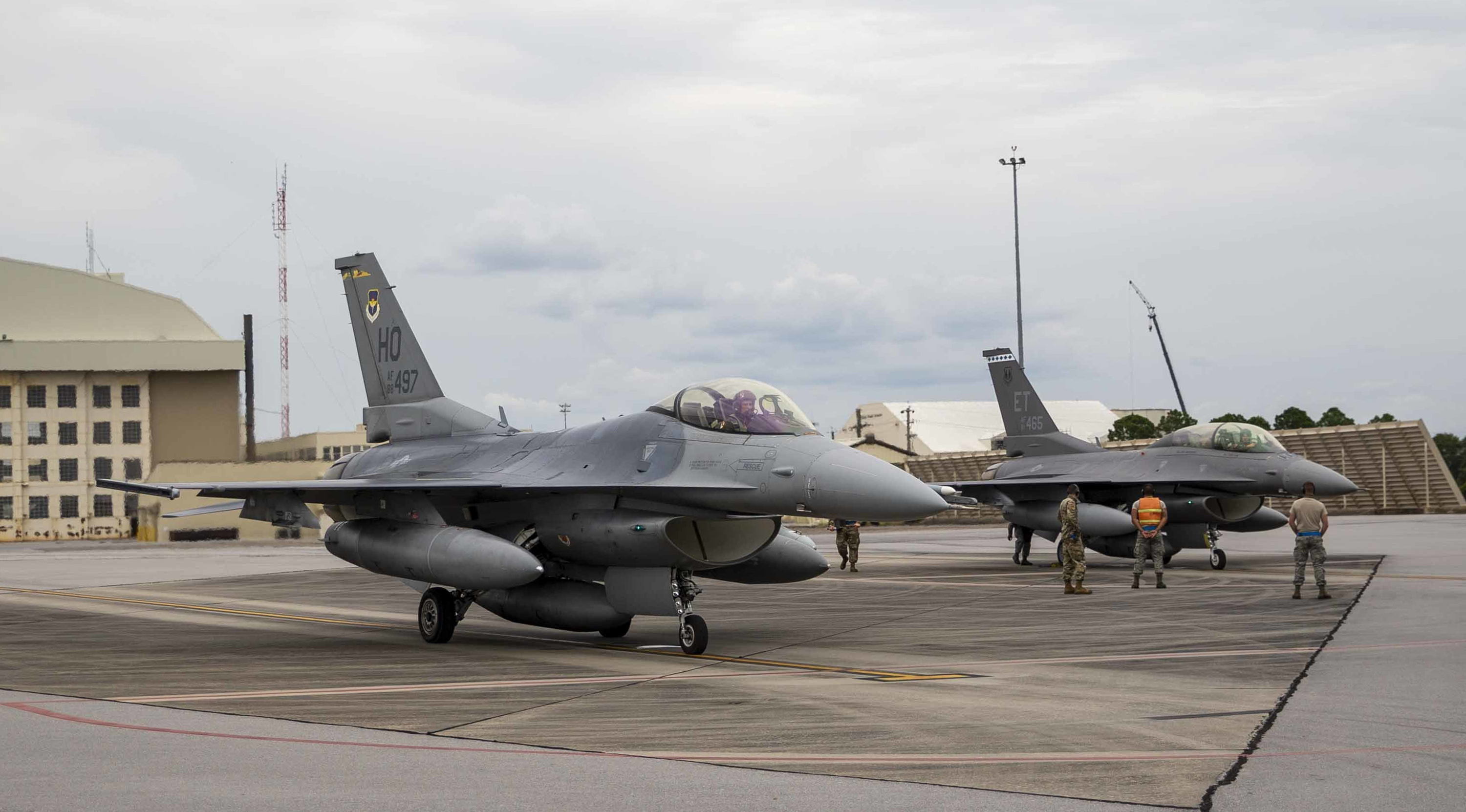 Photos Eglin, Holloman pilots exchange F16 Fighting Falcons > Air