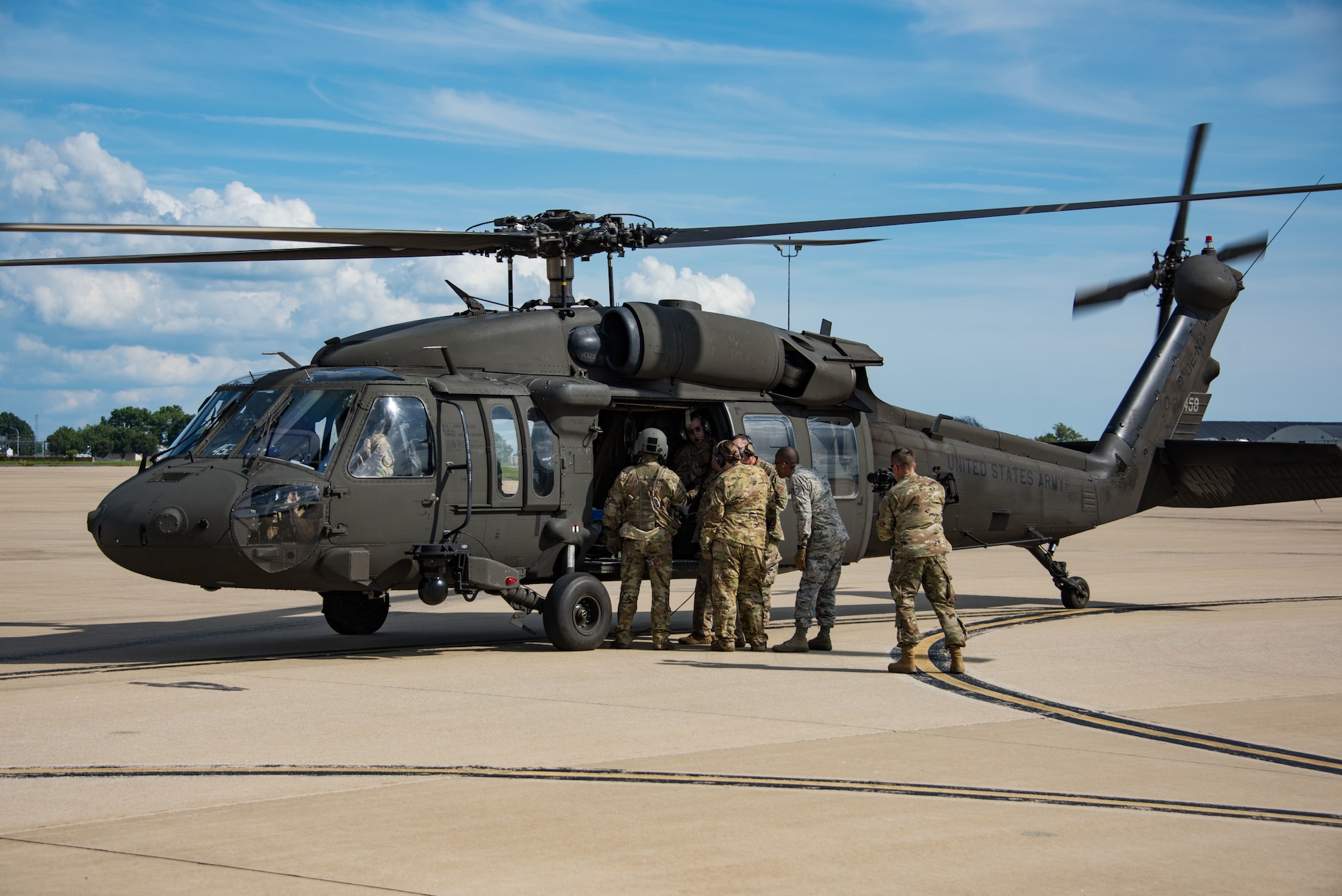 142nd Aeromedical Evacuation Squadron and Delaware National Guard aviation perform joint exercise