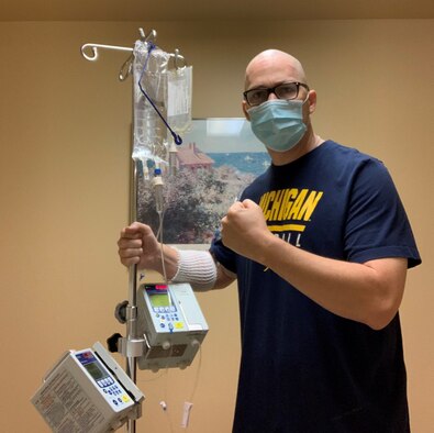 Chief Master Sgt. Michael Rozneck, Delta 8 special projects, battled and beat stage two testicular cancer Sept. 14, 2020. Rozneck says his experiences helped him learn to live in the moment and appreciate what’s happening in the present. He also hopes to mentor Airmen who are going through a similar experience. (U.S. Space Force courtesy photo)