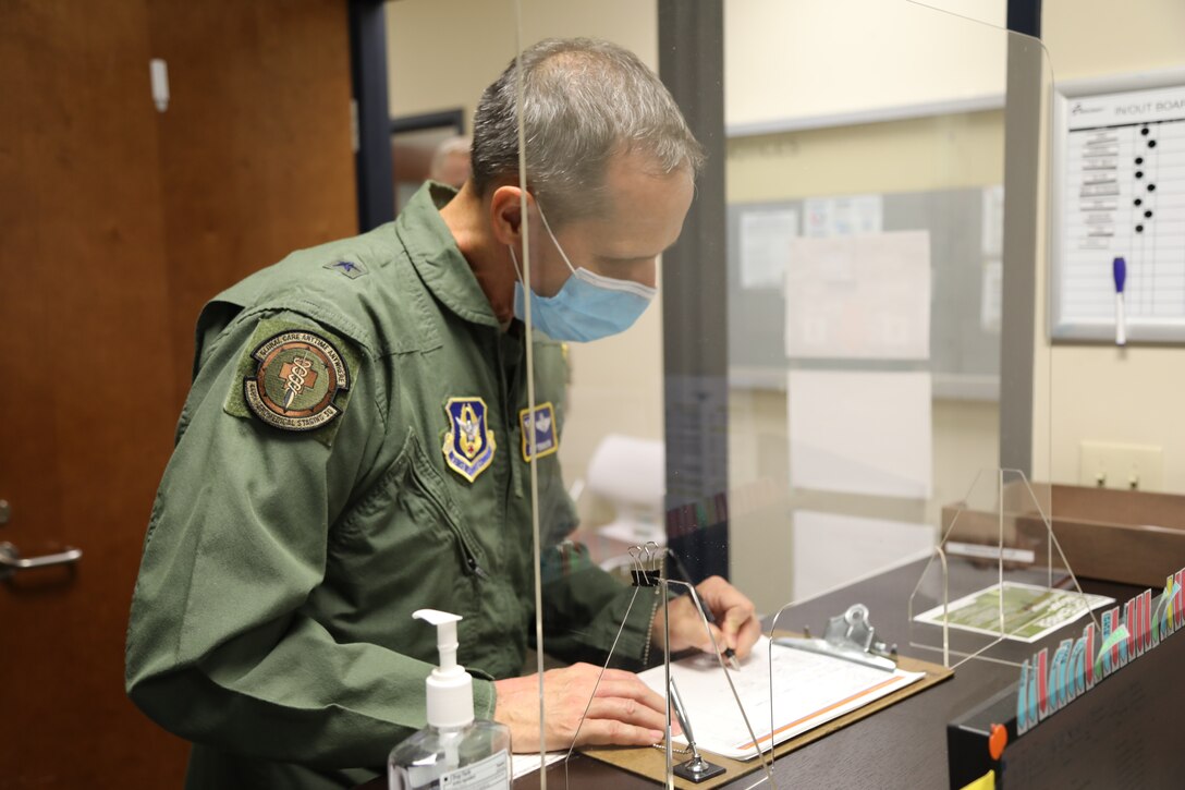 Brig. Gen. Pennington writes thank you message to the 446th MSG Airmen when he toured multiple squadrons at the 446th Airlift Wing.