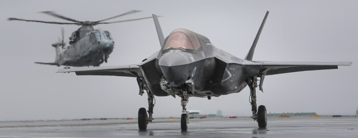 An F-35B Lightning II taxis into position on the flight deck of HMS Queen Elizabeth at sea, Sept. 23.