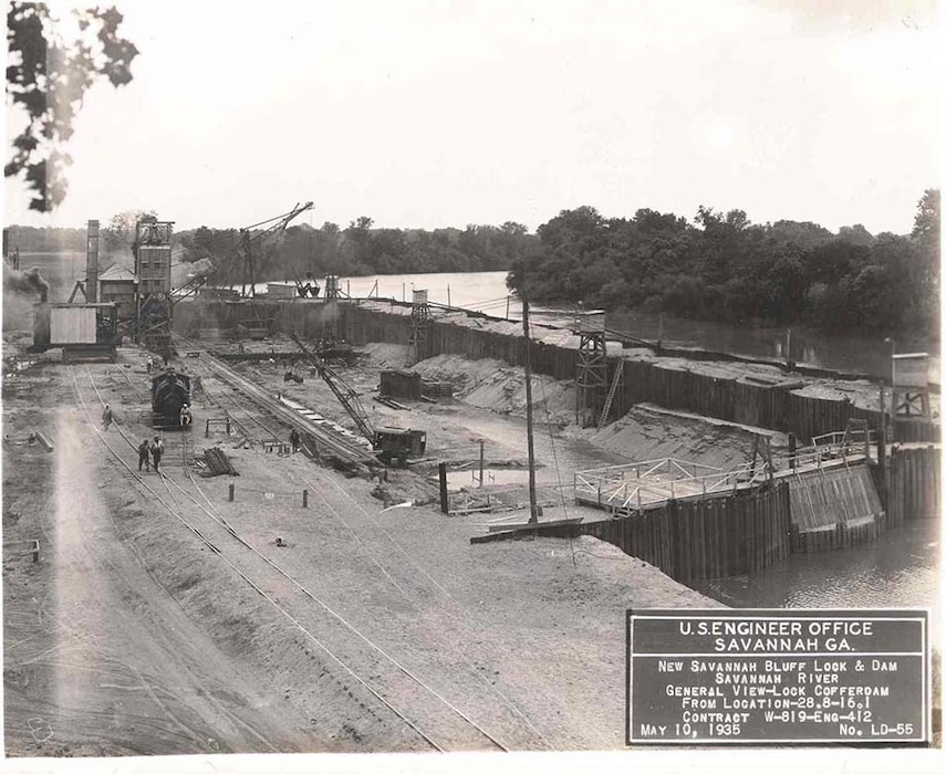 The first completed coffer dam was located on the Georgia side of the river. Workers built the lock on the relatively dry ground inside this coffer dam, 1935.