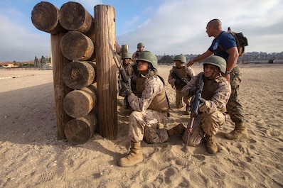 Marine Corps Recruit Depot San Diego - military recruitment plaza roblox