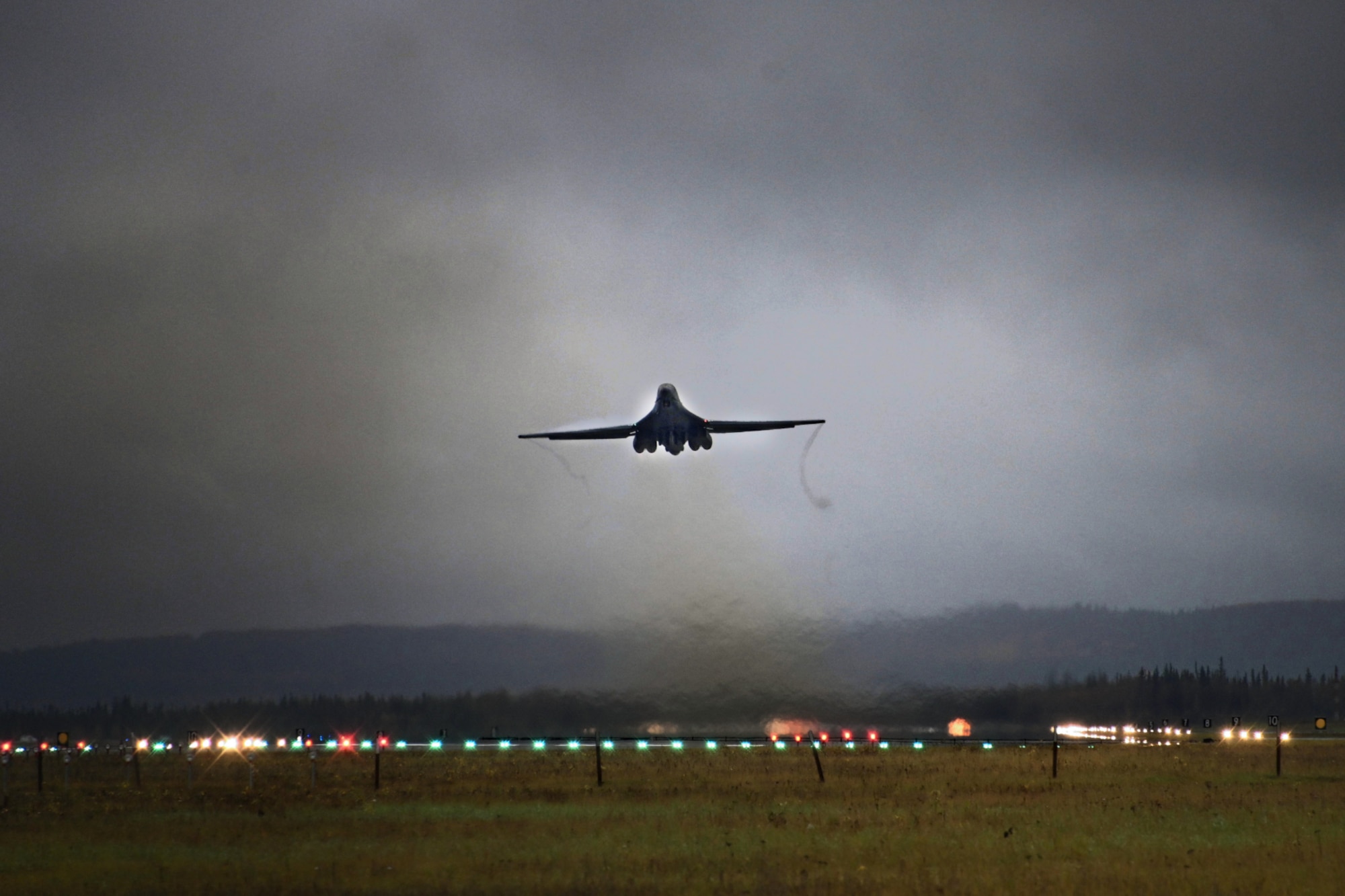 Photo of a B-1 Lancer taking off
