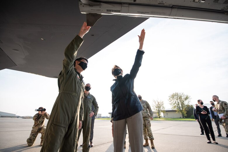 Secretary of the Air Force Barbara Barrett talks to a Republic of Singapore Air Force Airman about the importance of the strategic partnership between Singapore and the U.S., Sept. 24, 2020, at Mountain Home Air Force Base, Idaho. Barrett’s visit consisted of seeing firsthand how the Gunfighters are committed to readiness through innovation, strategic partnerships and building leaders. (courtesy photo)