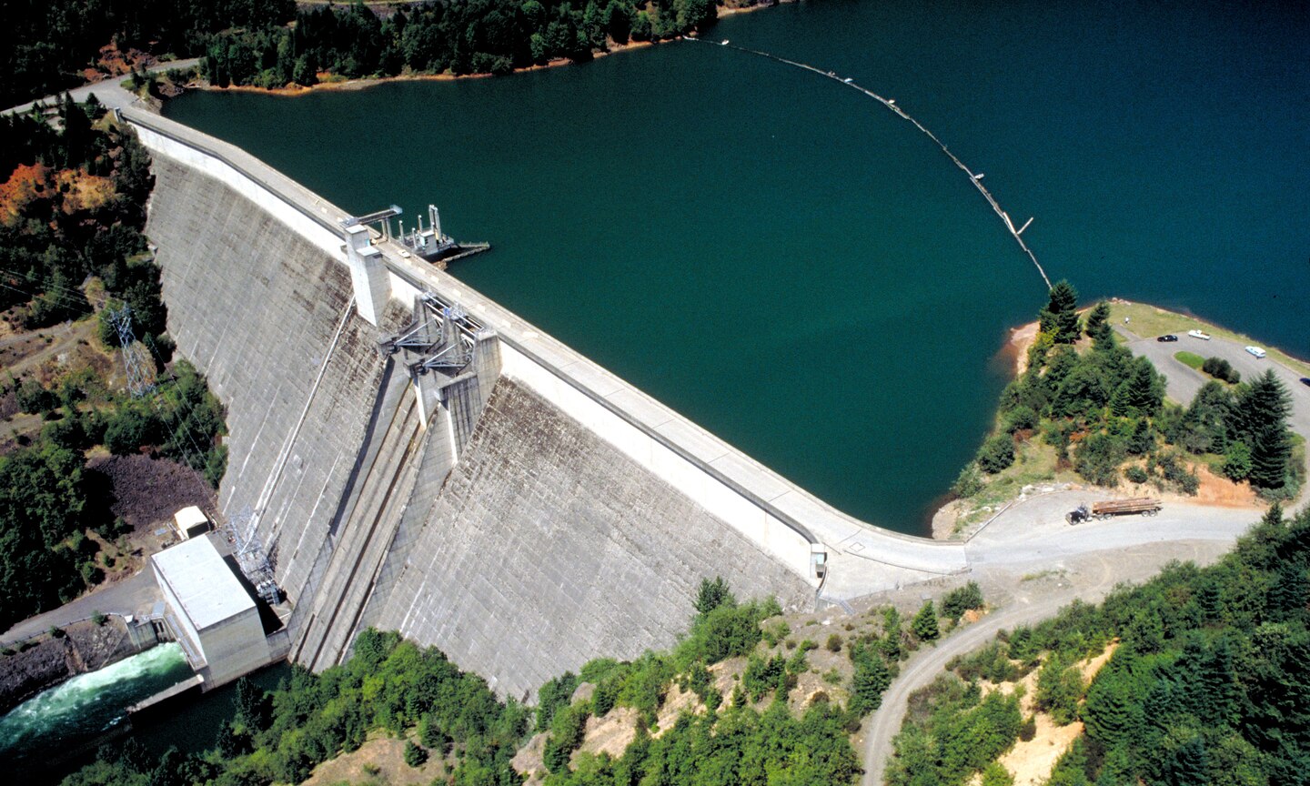Green Peter Dam and Reservoir aerial photo

Green Peter Dam is located on the Middle Santiam River near Sweet Home, Oregon. The Corps operates Green Peter Dam and 12 other dams and reservoirs in the Willamette River Basin. All contribute to a water resource management system that provides flood risk management, power generation, irrigation, water quality improvement, fish and wildlife habitat and recreation on the Willamette River and many of its tributaries. Since their completion, the dams have cumulatively prevented more than $20 billion in flood damages to the Willamette Valley.