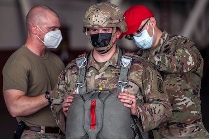 Texas Army National Guard Soldiers assigned to the 197th Special Troops Support Company at Joint Base San Antonio-Camp Bullis took part in airborne operations training Sept. 25. Starting at JBSA-Lackland’s Kelly Field Annex, the Soldiers loaded onto a C-130J Super Hercules from the 317th Airlift Wing at Dyess Air Force Base, Texas, to complete static line jump training onto the drop zone at JBSA-Camp Bullis. Soldiers assigned to airborne units must complete a parachute jump every three months to maintain their airborne status.