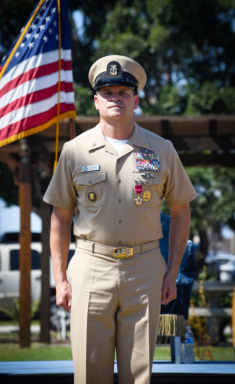 U S Navy s Longest Serving Active Duty Chief Petty Officer Retires