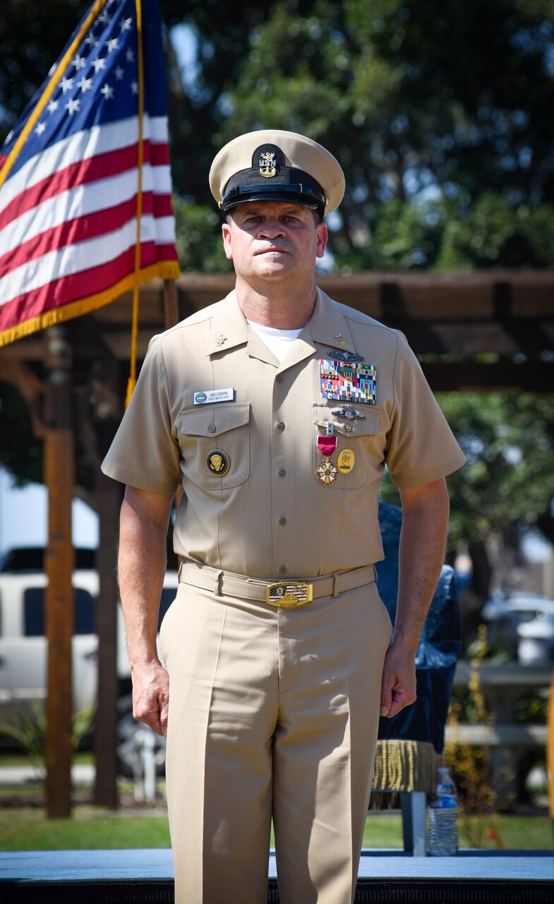 U S Navy s Longest Serving Active Duty Chief Petty Officer Retires 