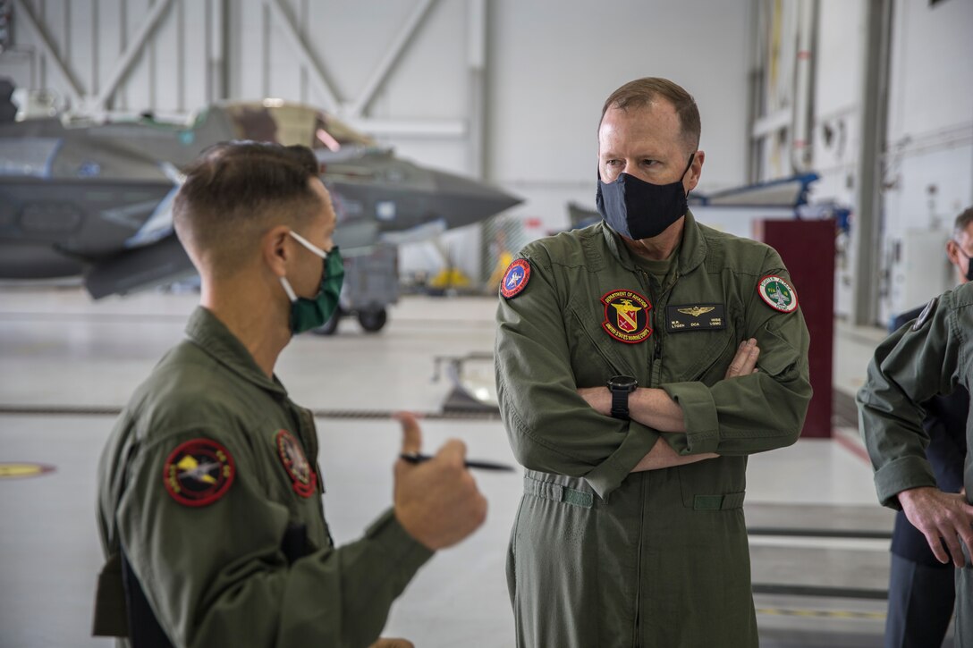 U.S. Marine Corps Lt. Gen. Mark R. Wise, the Deputy Commandant for Aviation, visits Marine Operational Test and Evaluation Squadron (VMX) 1, on Marine Corps Air Station Yuma, Ariz., Oct. 26, 2020.