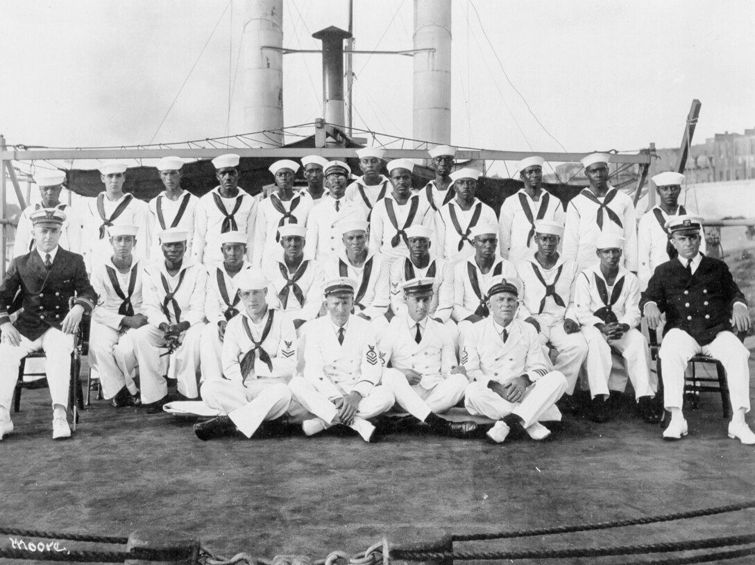 Officers & Crew of USCGC Yocona, 1925