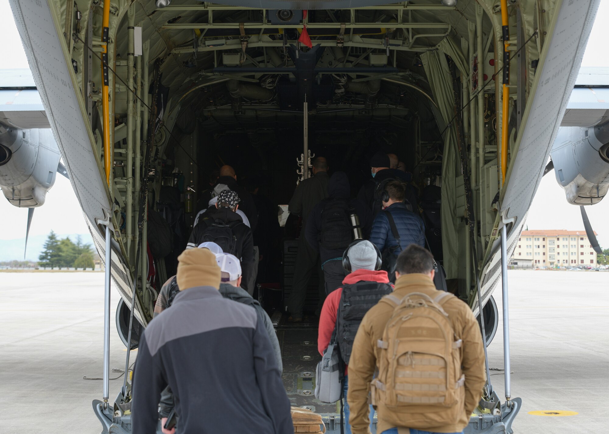 HAF transports 31 FW members to INIOCHOS 21