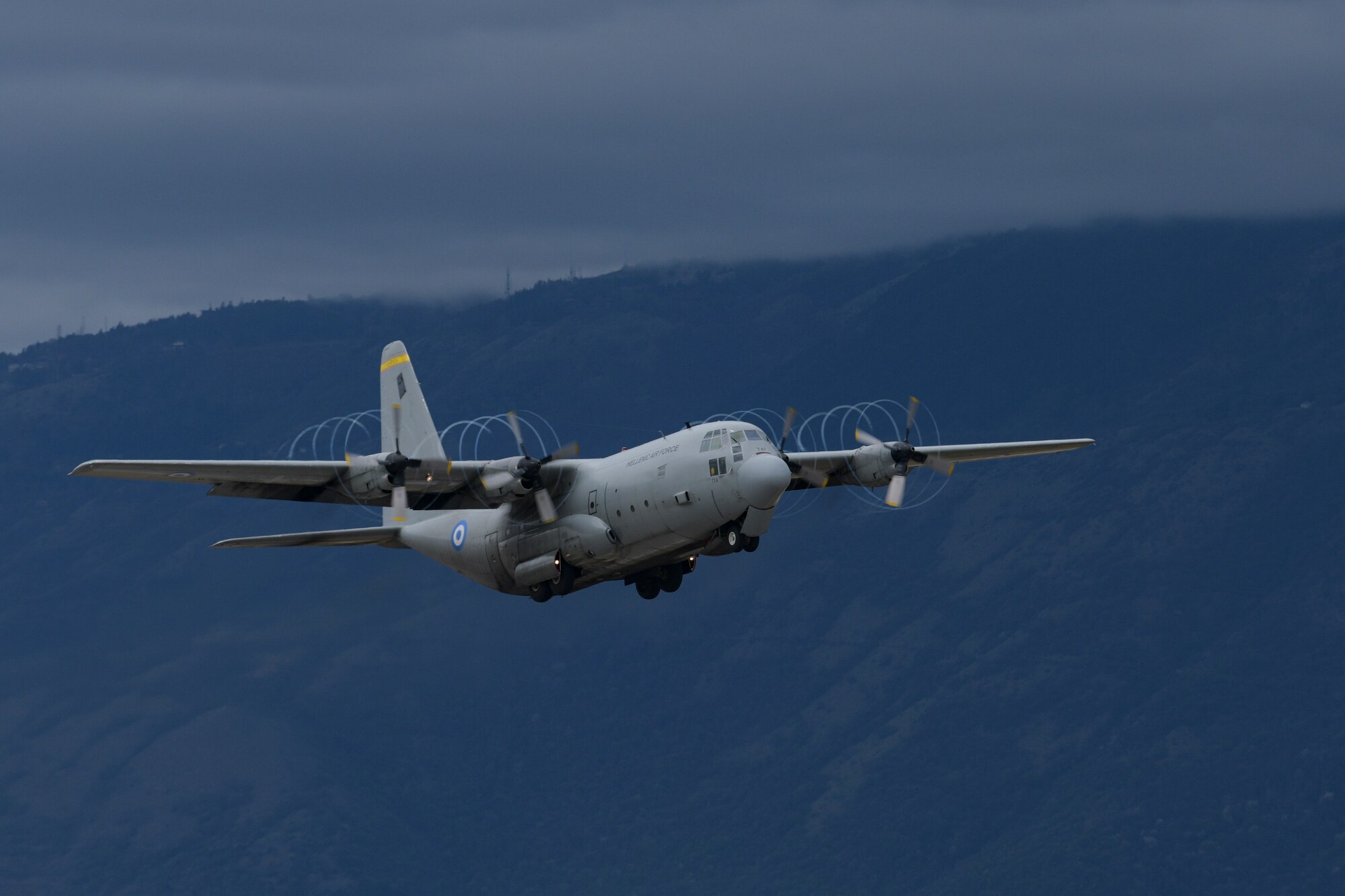 HAF transports 31 FW members to INIOCHOS 21