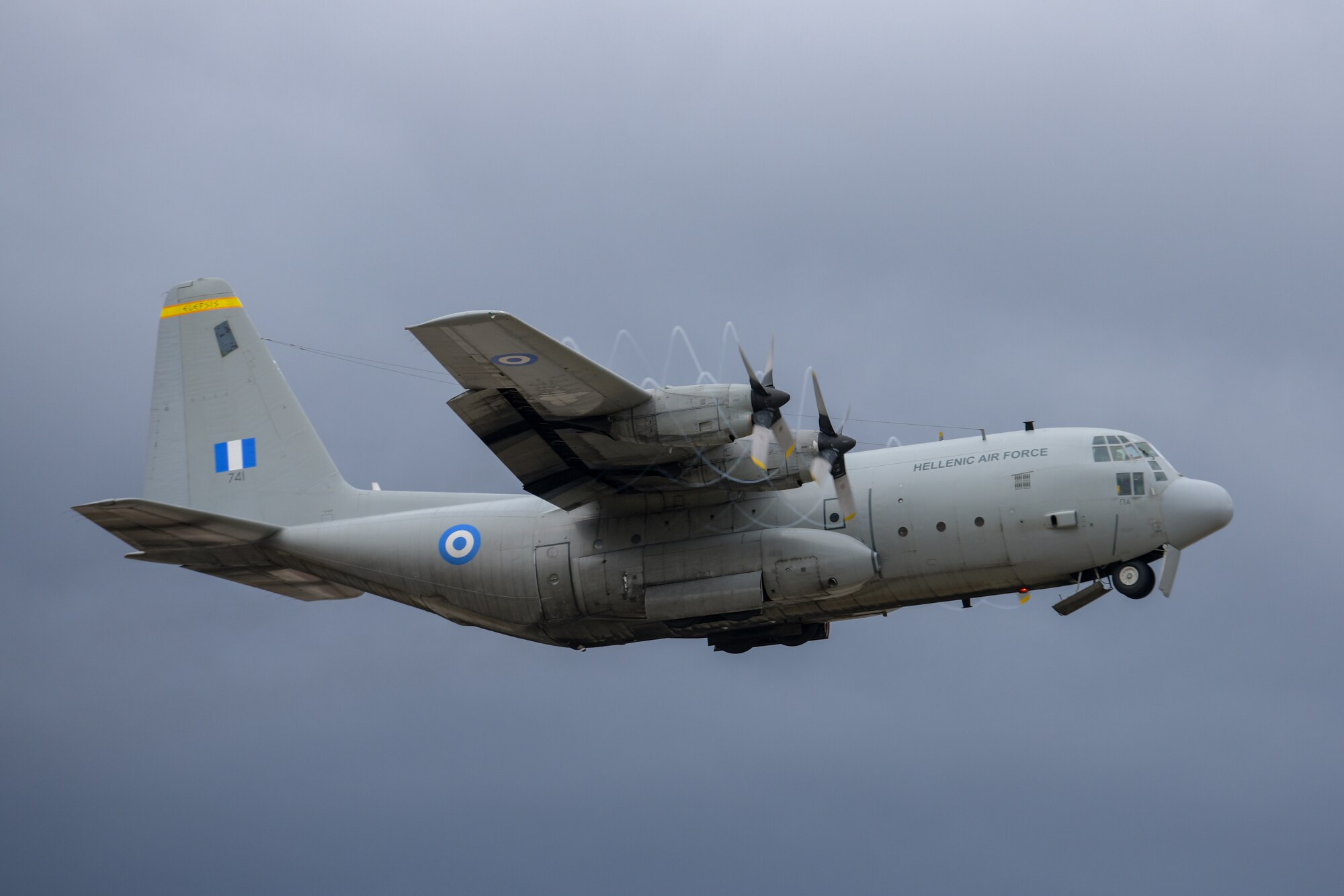 HAF transports 31 FW members to INIOCHOS 21