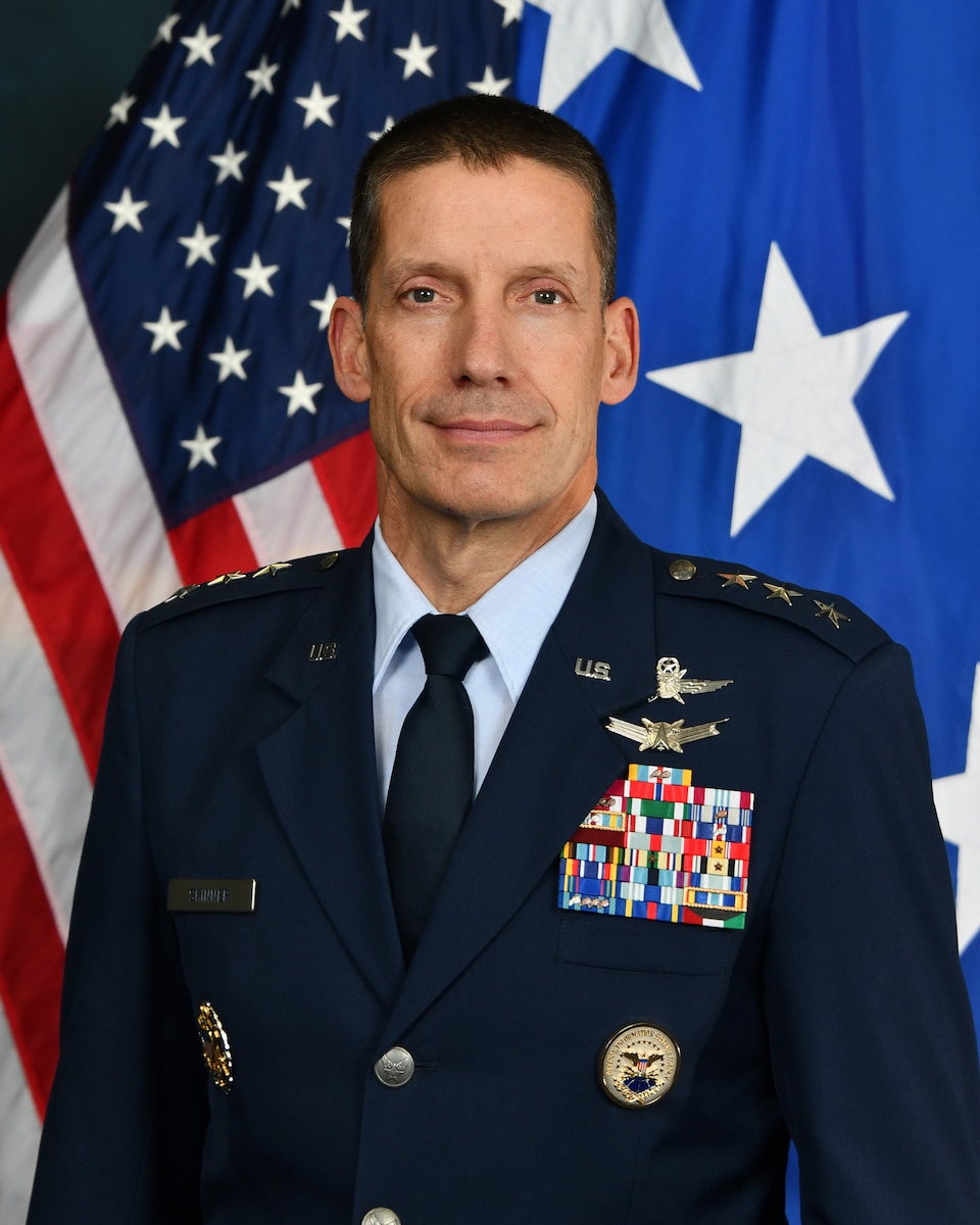 This is the official photo of Lt. Gen. Robert Skinner.