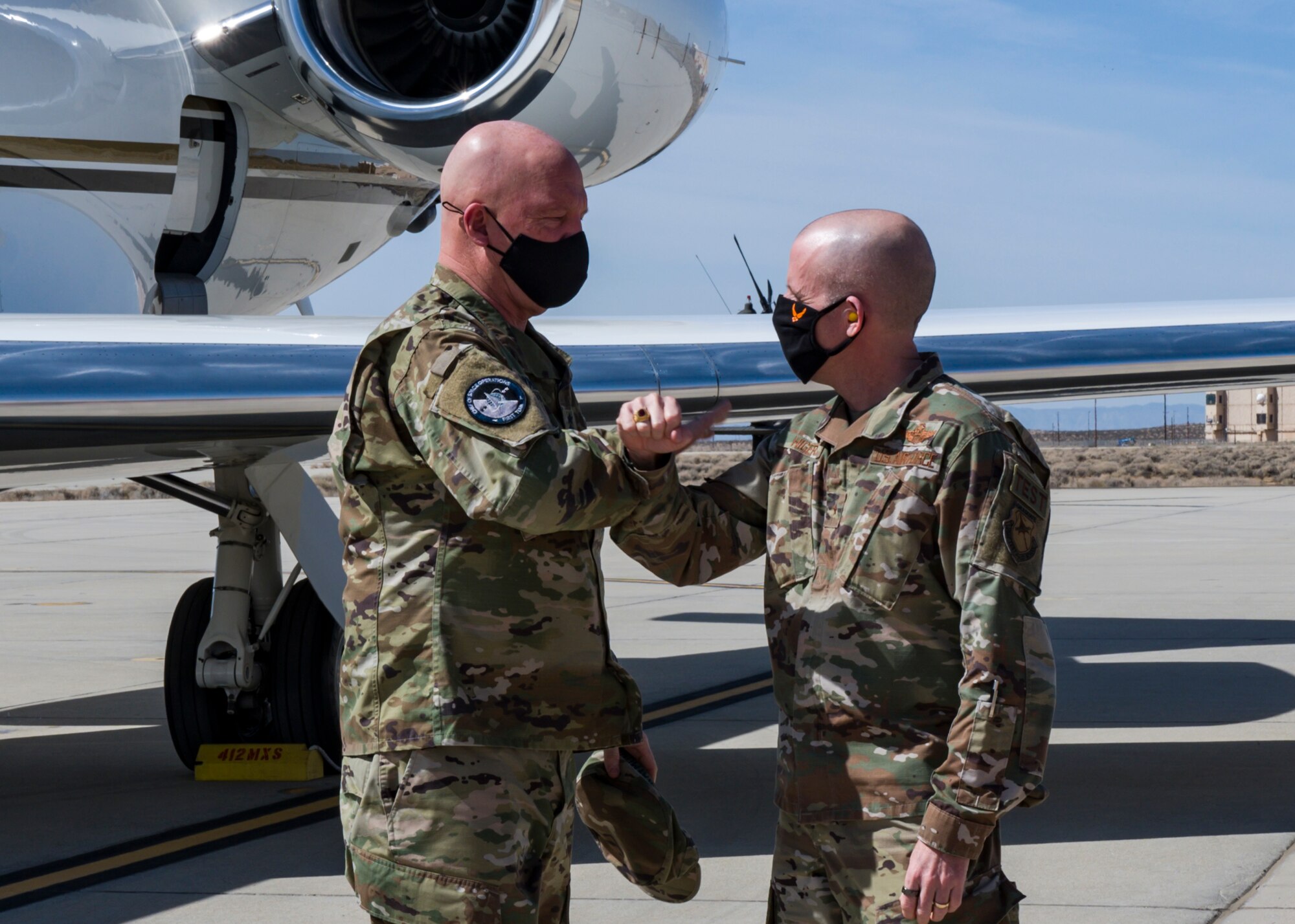General Raymond and Brig. Gen. Higer