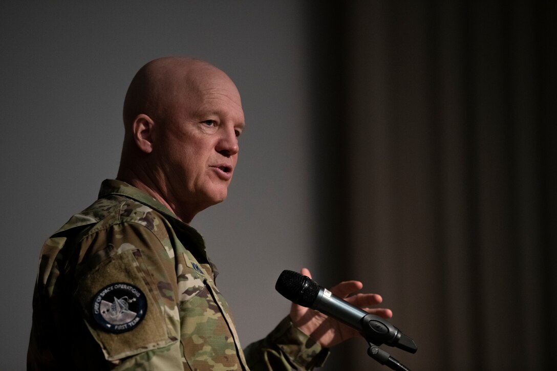 General Raymond Speaks at Space Test Fundamentals class graduation