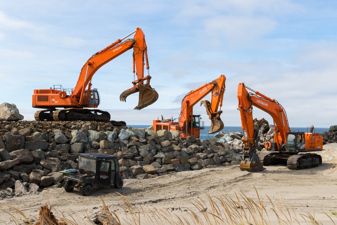 South Jetty rehabilitation will temporarily close the observation tower at Lot “C” at Fort Stevens State Park beginning April 19. Lot “C” and the bathrooms remain open for public access but the tower will be closed until further notice. Construction progress will determine the reopening date and a separate announcement will follow.