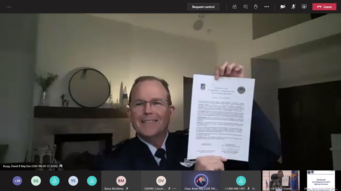 Airmen to Airmen Talk photo